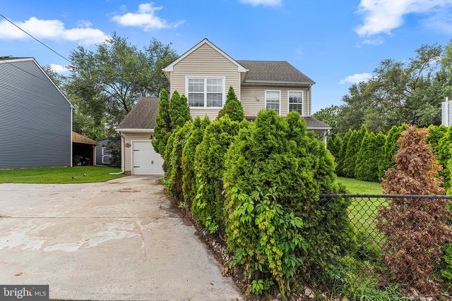 842 MARKET ST, Gloucester City, NJ 08030