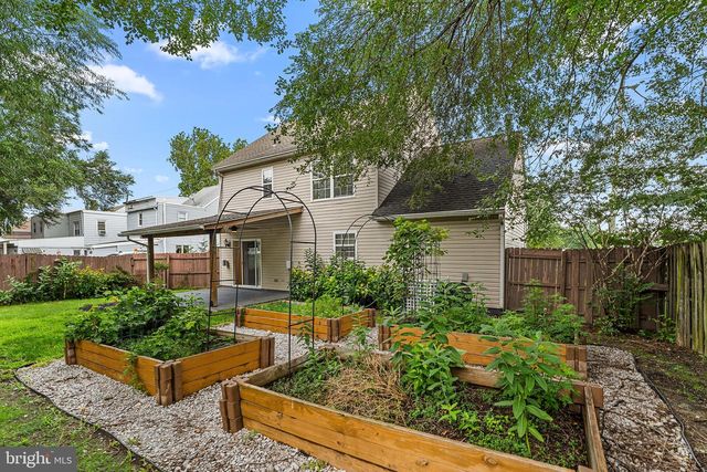 842 MARKET ST, Gloucester City, NJ 08030
