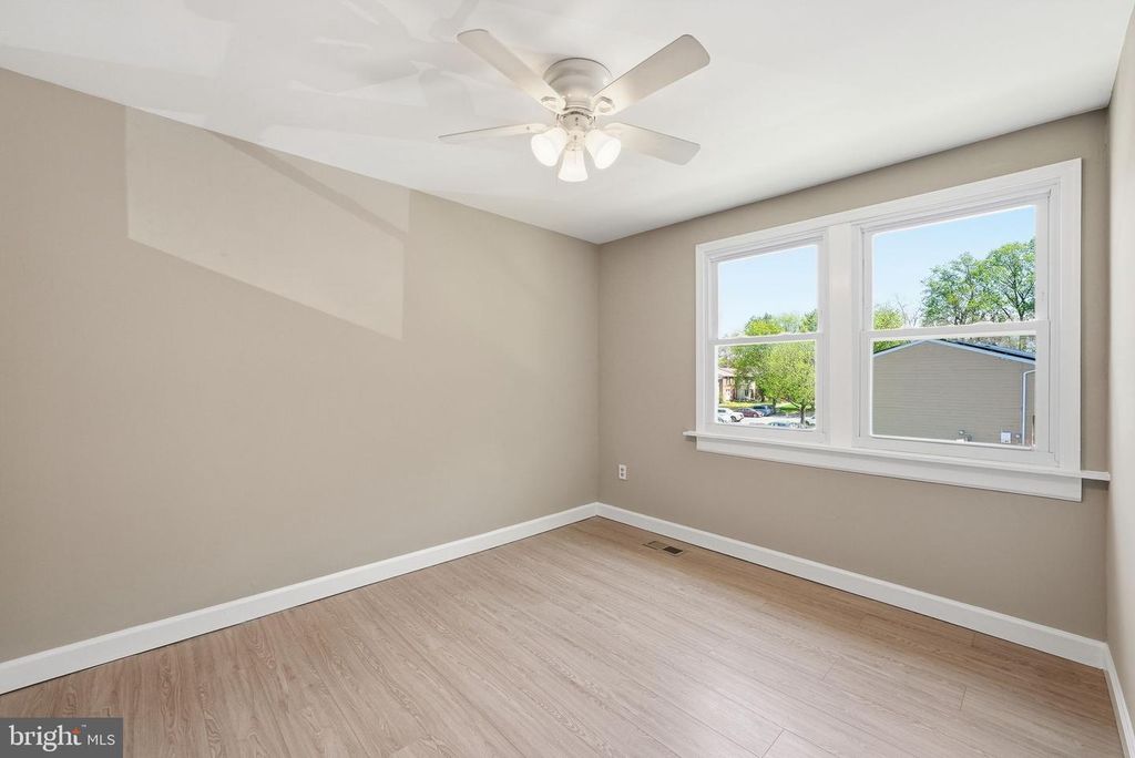 Image 16 of property listing at 366 POSSUM CT, Capitol Heights, MD 20743