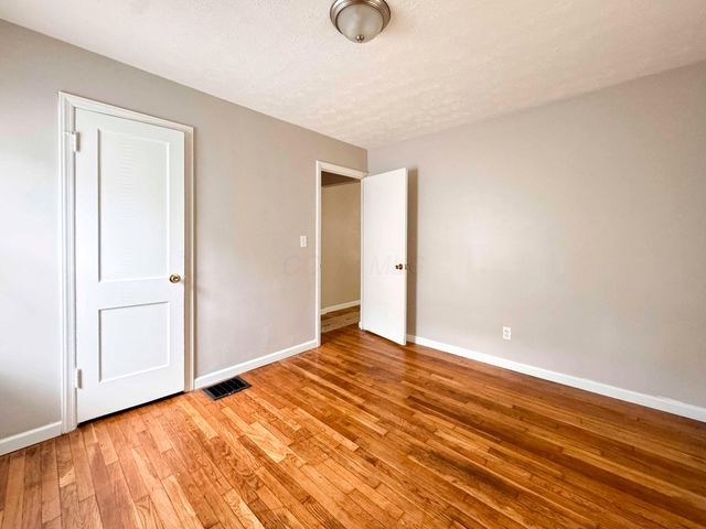 1433 E 19th Avenue, Columbus, OH 43211