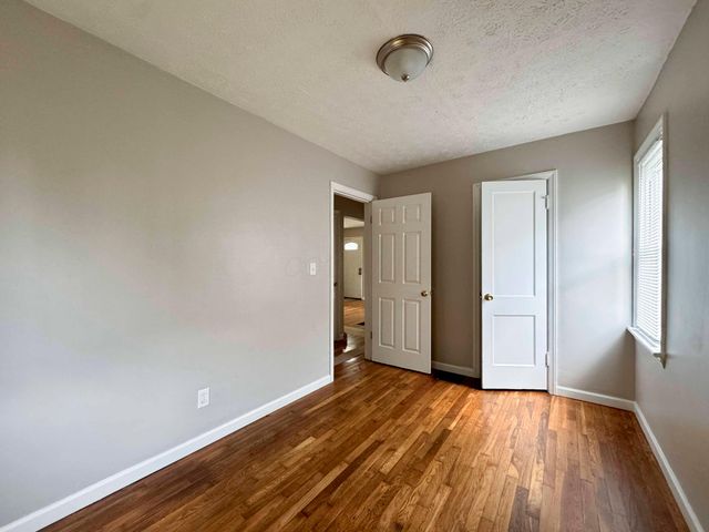 1433 E 19th Avenue, Columbus, OH 43211