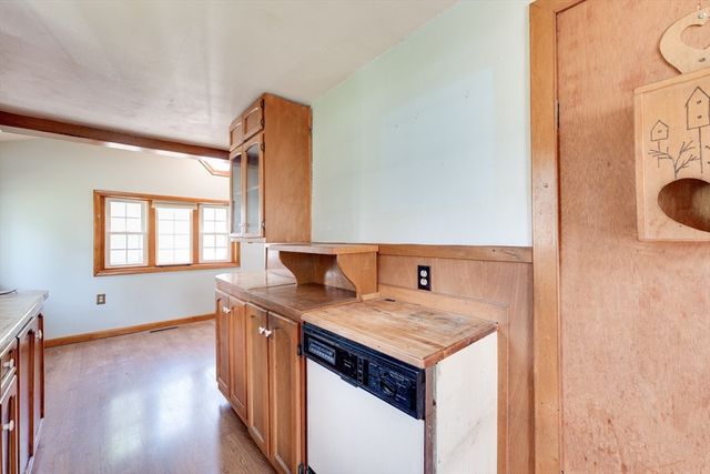 20 Forest Ave, Westfield, MA 01085