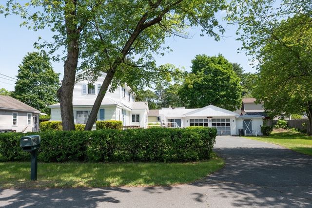 20 Forest Ave, Westfield, MA 01085