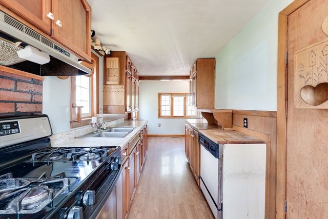 20 Forest Ave, Westfield, MA 01085