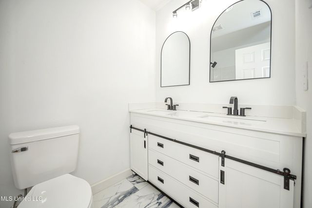 825 Graveline Road, Gautier, MS 39553