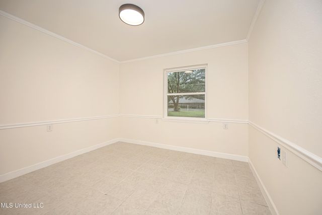 825 Graveline Road, Gautier, MS 39553