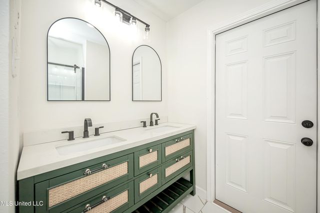 825 Graveline Road, Gautier, MS 39553