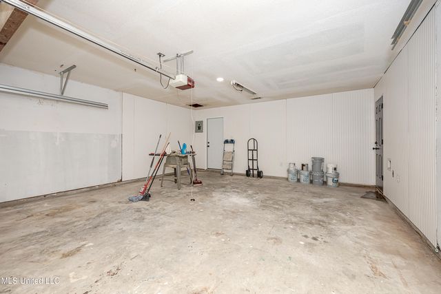 825 Graveline Road, Gautier, MS 39553