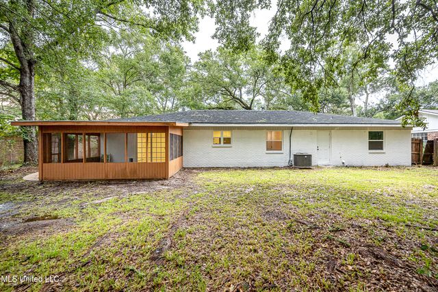 825 Graveline Road, Gautier, MS 39553