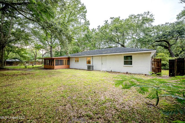 825 Graveline Road, Gautier, MS 39553