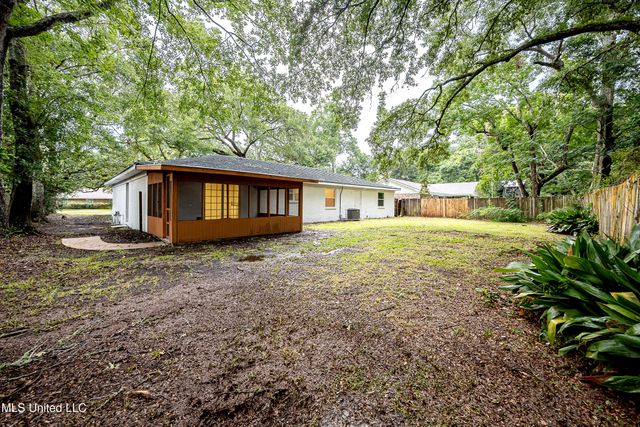 825 Graveline Road, Gautier, MS 39553