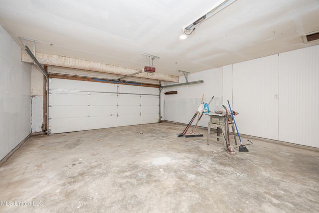 825 Graveline Road, Gautier, MS 39553