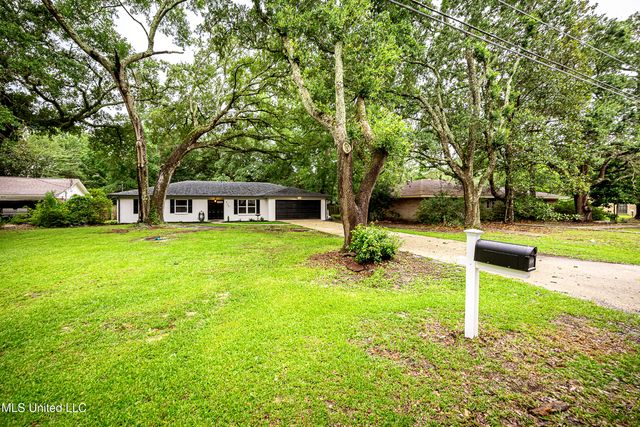 825 Graveline Road, Gautier, MS 39553