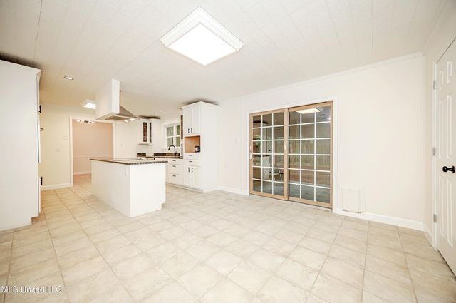 825 Graveline Road, Gautier, MS 39553