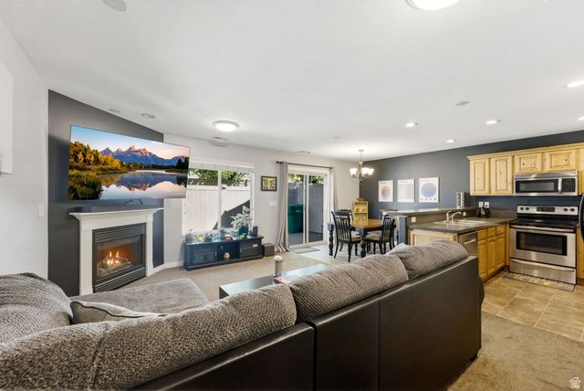 1058 W 975 N, Layton, UT 84041