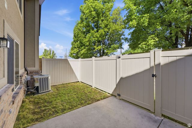 1058 W 975 N, Layton, UT 84041