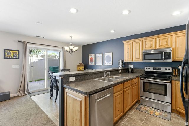 1058 W 975 N, Layton, UT 84041