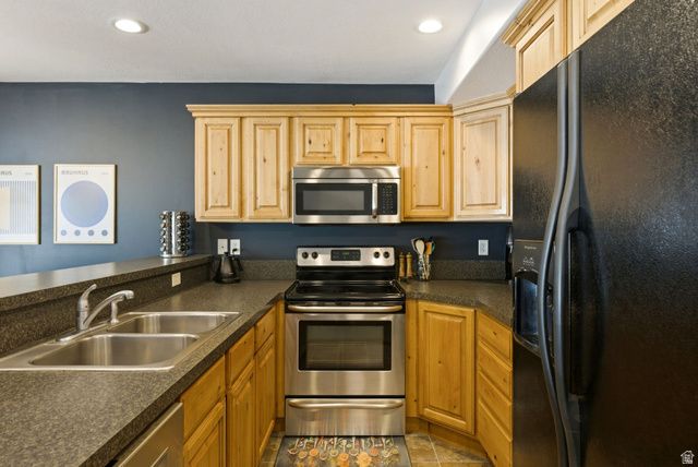 1058 W 975 N, Layton, UT 84041