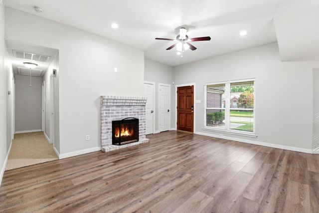 19422 Stamford Drive, Tomball, TX 77375