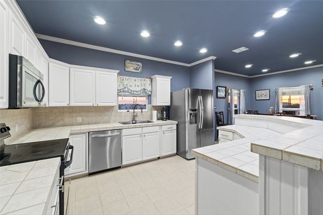 367 ROYAL OAK Lane, Rockport, TX 78382