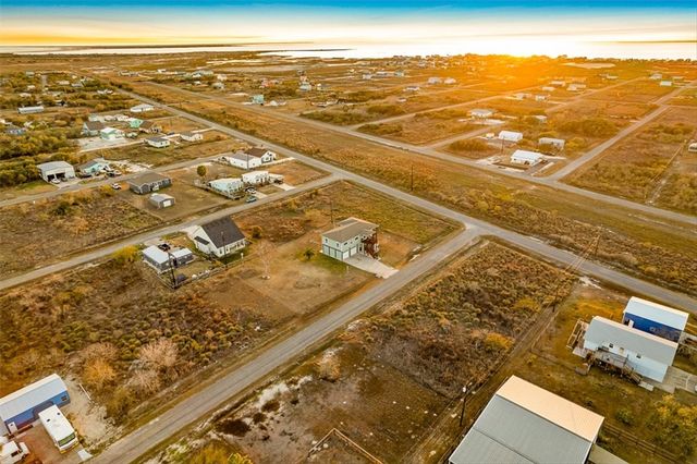 367 ROYAL OAK Lane, Rockport, TX 78382