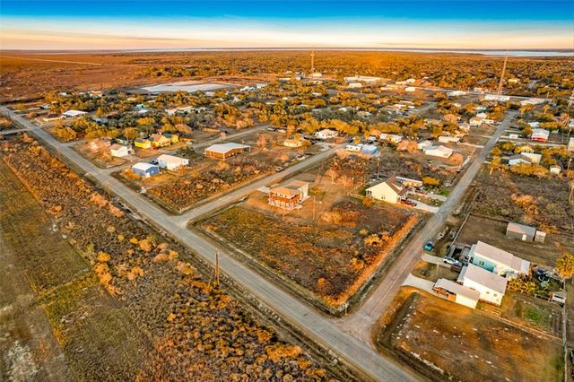 367 ROYAL OAK Lane, Rockport, TX 78382