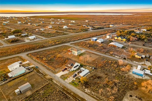 367 ROYAL OAK Lane, Rockport, TX 78382