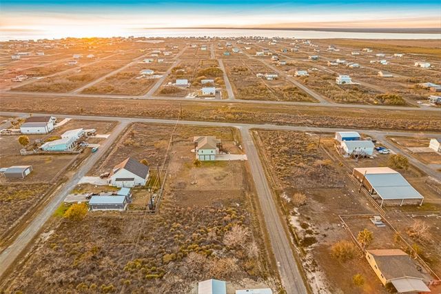 367 ROYAL OAK Lane, Rockport, TX 78382