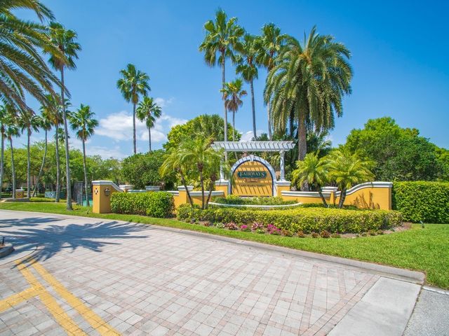 5025 Fairways Circle B307, Vero Beach, FL 32967