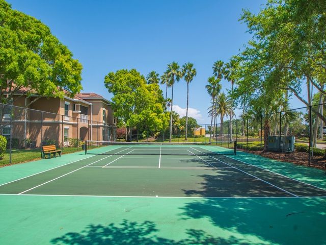 5025 Fairways Circle B307, Vero Beach, FL 32967