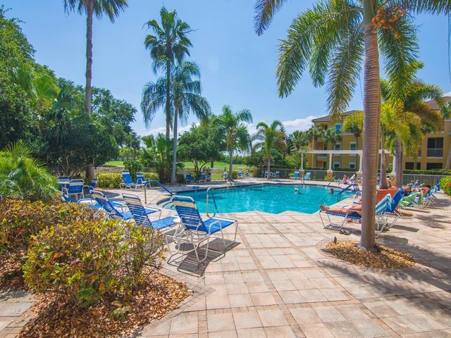 5025 Fairways Circle B307, Vero Beach, FL 32967