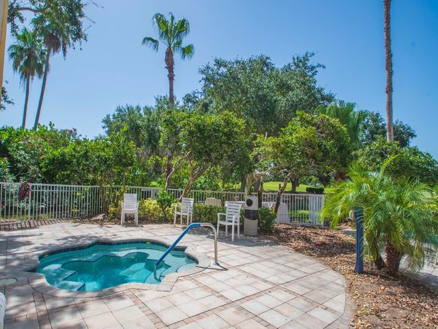 5025 Fairways Circle B307, Vero Beach, FL 32967
