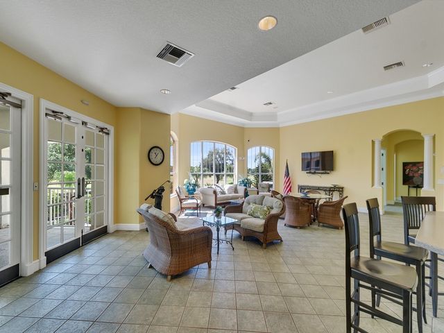 5025 Fairways Circle B307, Vero Beach, FL 32967