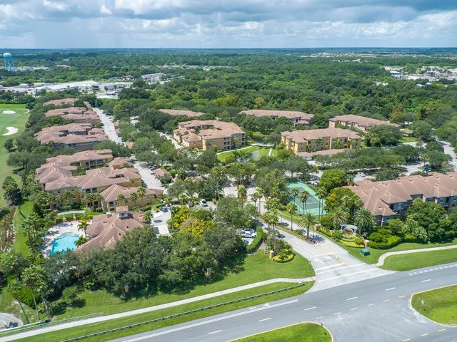 5025 Fairways Circle B307, Vero Beach, FL 32967
