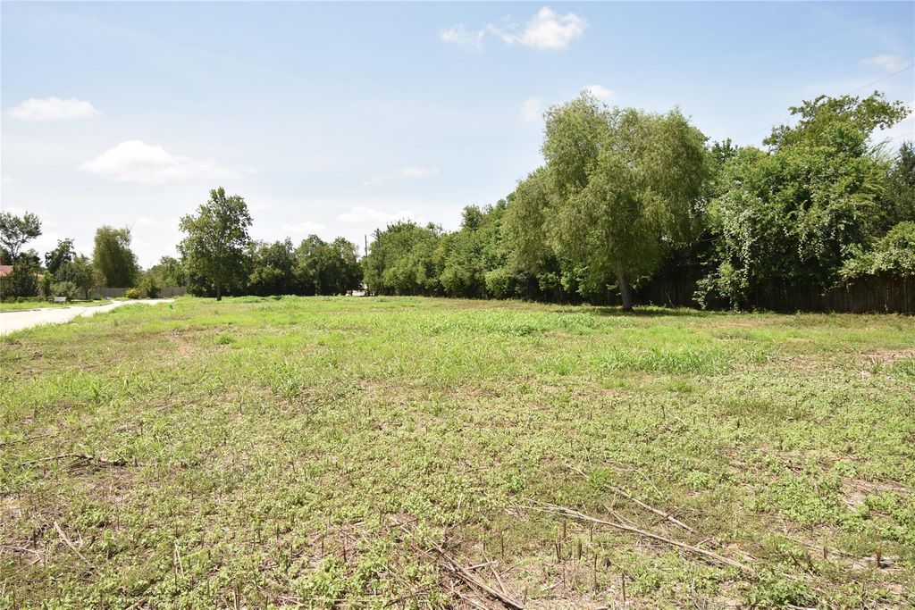 104 Devi Lane, Pearland, TX 77584