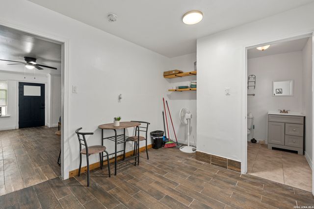 1311 W French Pl, San Antonio, TX 78201