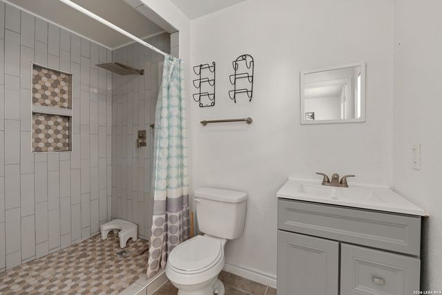 1311 W French Pl, San Antonio, TX 78201