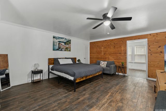 1311 W French Pl, San Antonio, TX 78201
