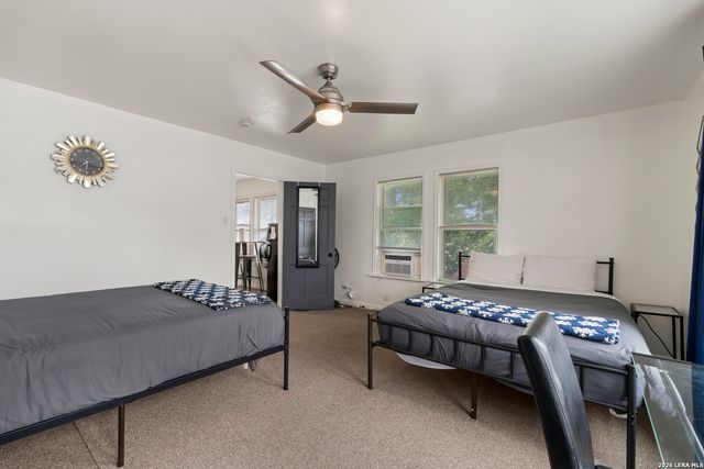 1311 W French Pl, San Antonio, TX 78201