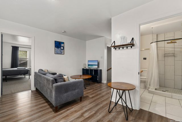 1311 W French Pl, San Antonio, TX 78201