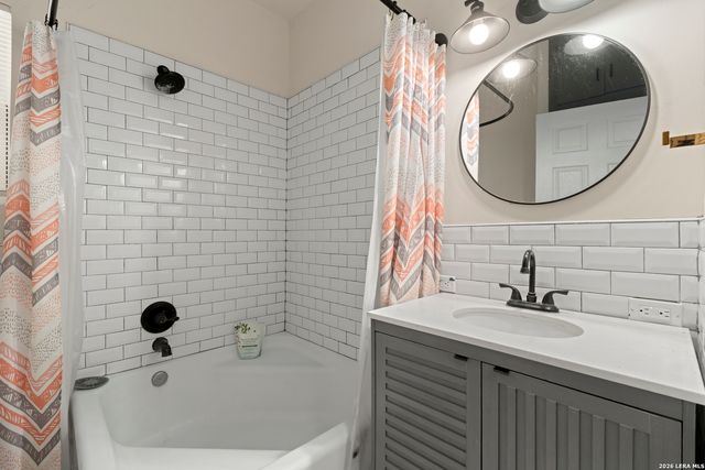 1311 W French Pl, San Antonio, TX 78201
