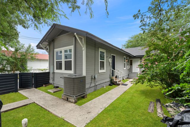 1311 W French Pl, San Antonio, TX 78201