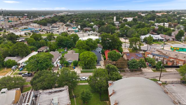 1311 W French Pl, San Antonio, TX 78201