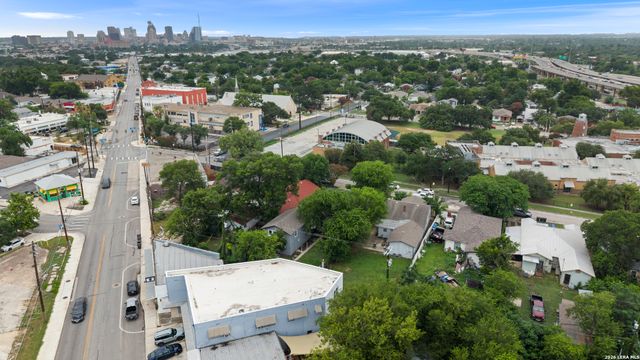1311 W French Pl, San Antonio, TX 78201