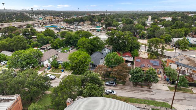 1311 W French Pl, San Antonio, TX 78201