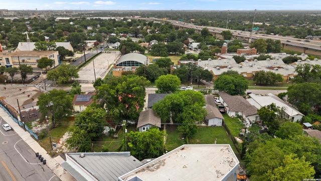 1311 W French Pl, San Antonio, TX 78201