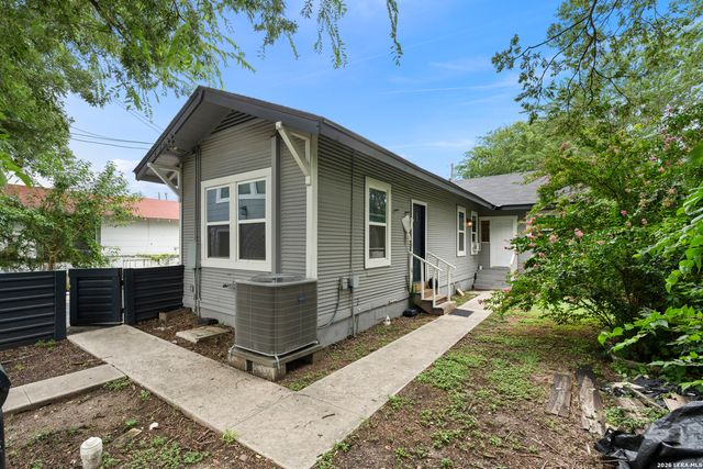 1311 W French Pl, San Antonio, TX 78201