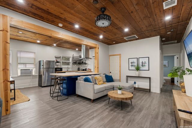 1311 W French Pl, San Antonio, TX 78201
