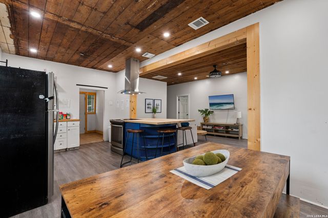 1311 W French Pl, San Antonio, TX 78201