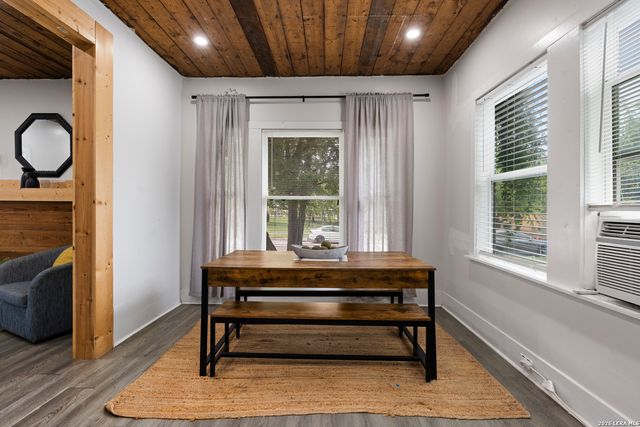 1311 W French Pl, San Antonio, TX 78201